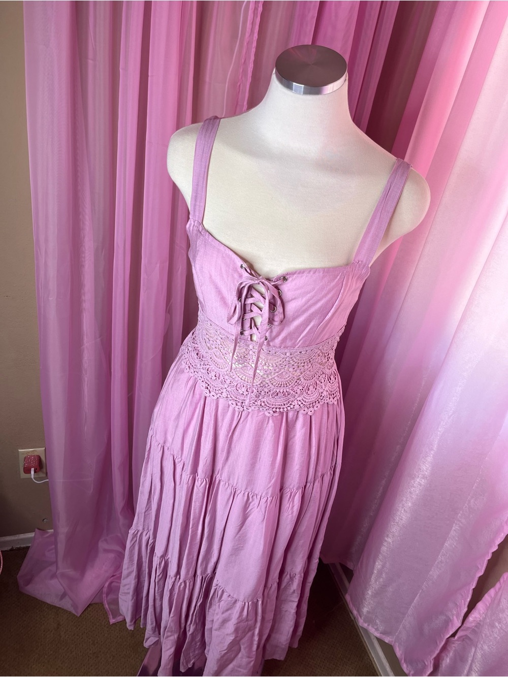 Lace-Detail Pink Maxi Dress with Lace-Up Bodicey